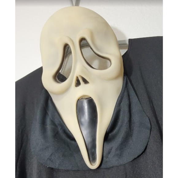 Ghostface Scream Easter Unlimited Mask White Black Fun World Halloween Youth - Picture 1 of 7